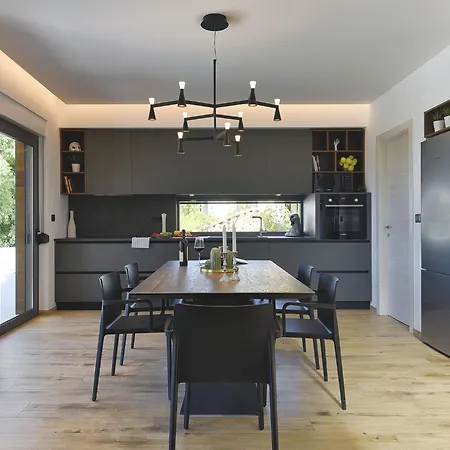 Modern With Private Swimming Pool Villa Pula