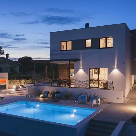 Villa Modern With Private Swimming Pool