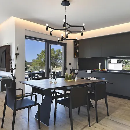 Modern With Private Swimming Pool * Pula